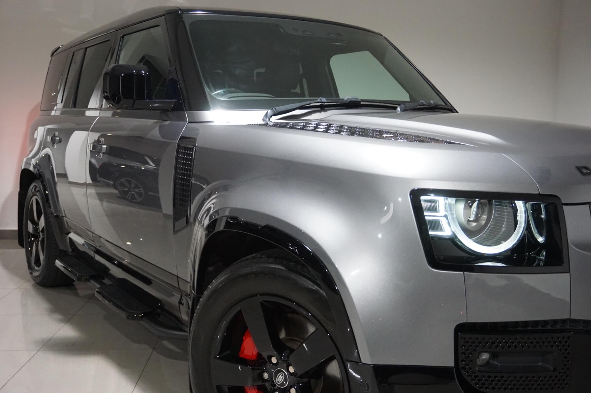 Land Rover Defender 110 3.0 D250 MHEV X-Dynamic SE SUV 5dr Diesel Auto 4WD Euro 6 (s/s) (250 ps)